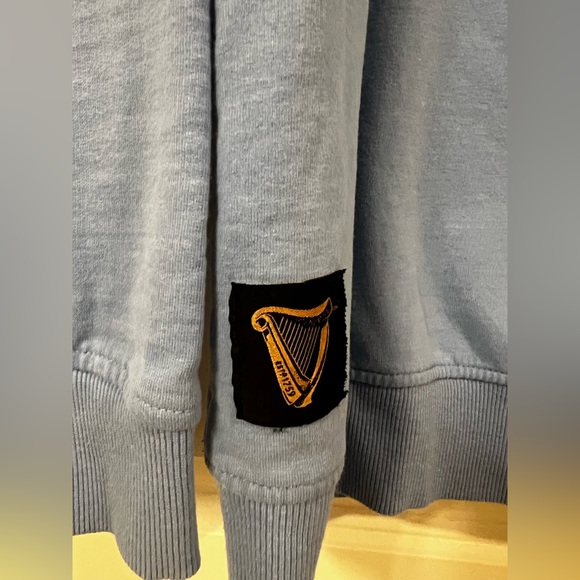 *SOLD* Guiness Sweatshirt Fish Riding Bicycle Size Large - Picture 5 of 8